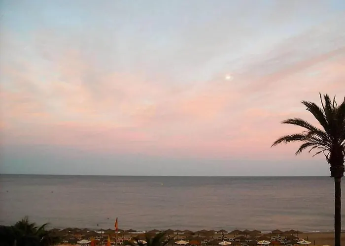 In Near Beaches Apartment